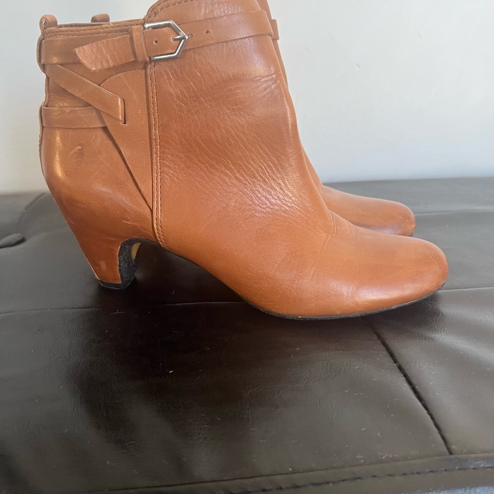 Elegant Tan Leather Ankle Boots